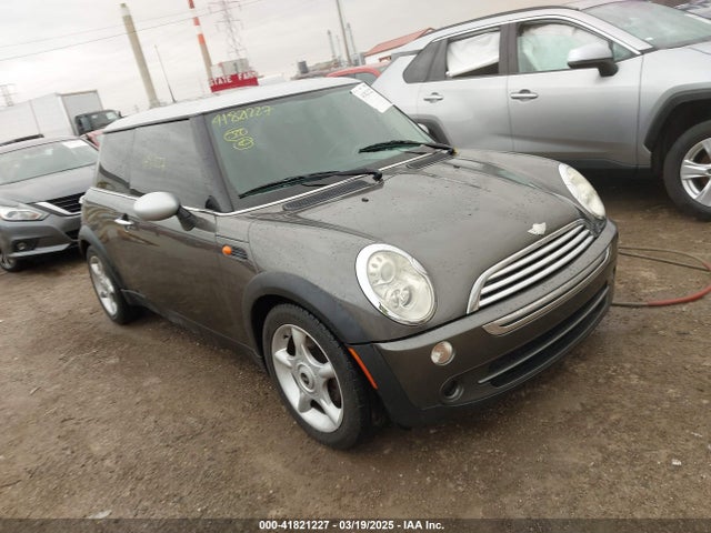 2006 MINI COOPER WMWRC33506TK71183 Photo 0