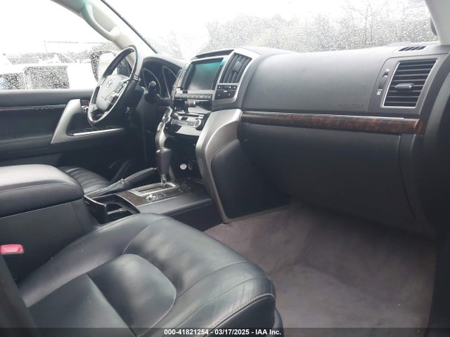 JTMHY7AJXF4032502 Toyota Land Cruiser V8
