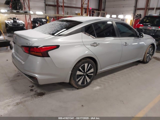 1N4BL4DV2NN353921 Nissan Altima Sv Fwd