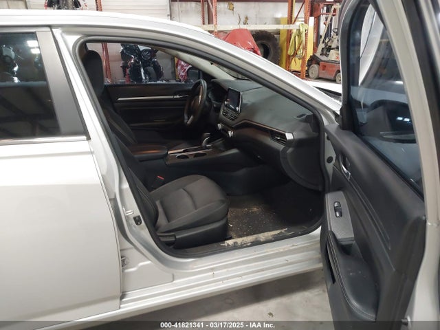 1N4BL4DV2NN353921 Nissan Altima Sv Fwd