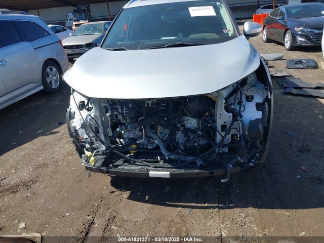 5N1BT3BA9PC878215 Nissan Rogue Sv Fwd