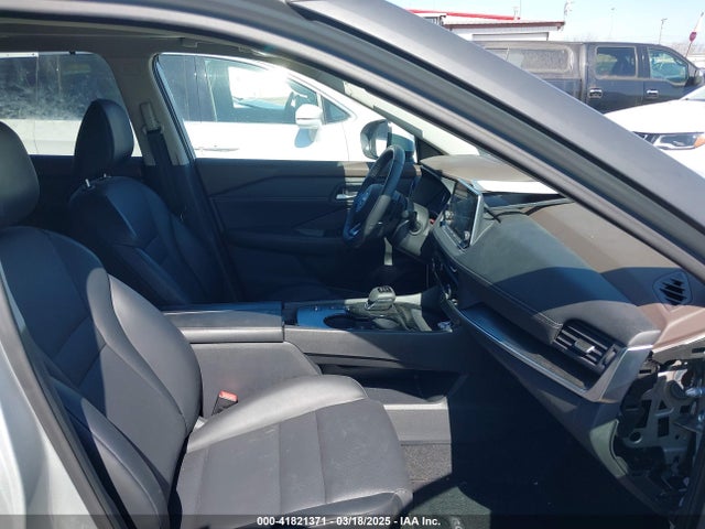 5N1BT3BA9PC878215 Nissan Rogue Sv Fwd