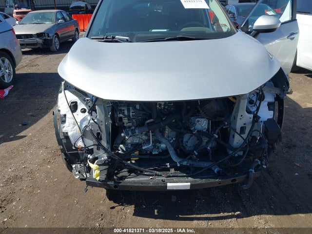 5N1BT3BA9PC878215 Nissan Rogue Sv Fwd
