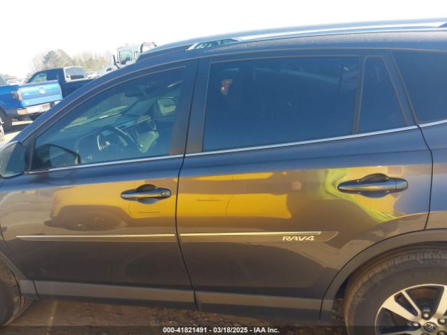 JTMWFREV9JJ200629 Toyota Rav4 Xle