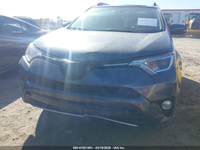 JTMWFREV9JJ200629 Toyota Rav4 Xle