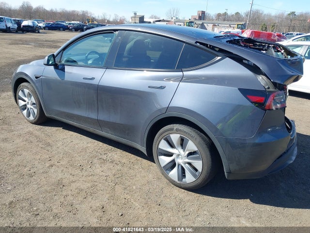 2023 TESLA MODEL Y 7SAYGDEE2PF854917 Photo 2