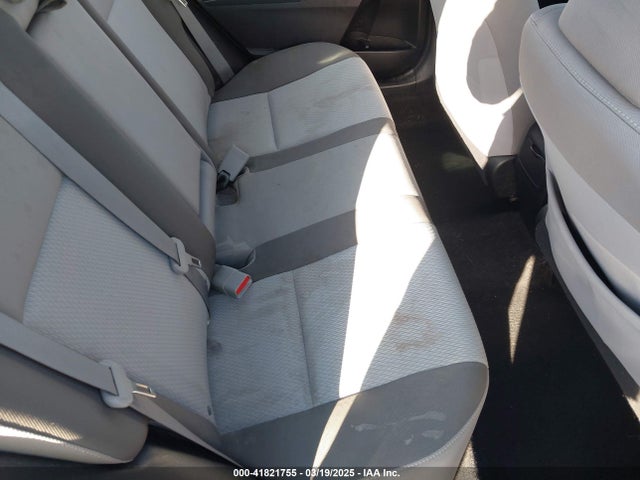 2T1BURHE2HC792610 Toyota COROLLA LE