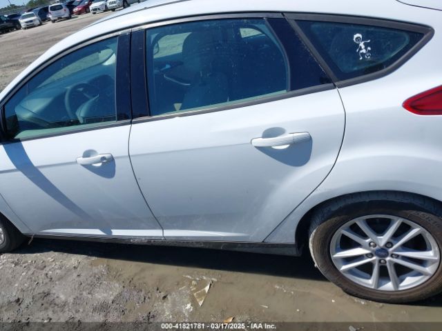 1FADP3K28JL256423 Ford FOCUS SE