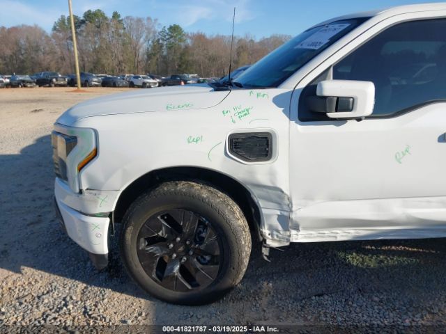 1FTVW1EV4NWG04301 Ford F-150 Lightning Lariat