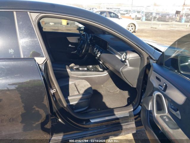 W1K5J4HBXLN127562 Mercedes-Benz CLA 250 4MATIC