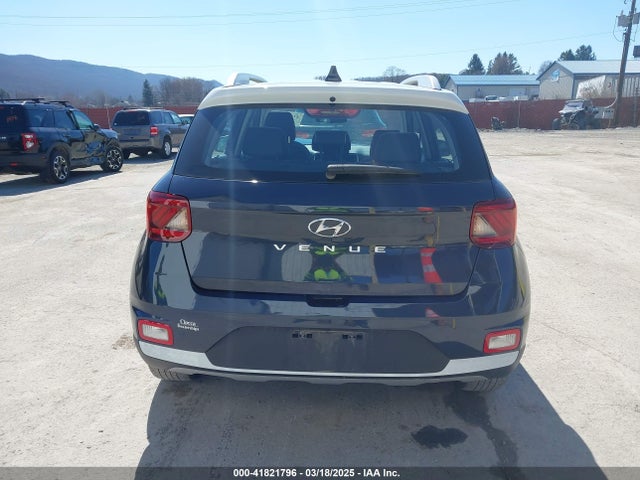 KMHRC8A37NU184600 Hyundai Venue Limited