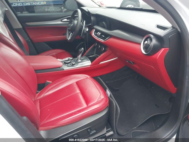 ZASFAKPN8J7B82406 Alfa Romeo Stelvio Sport Awd