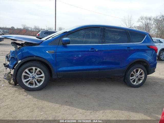 1FMCU9GD1KUA98591 Ford ESCAPE SE
