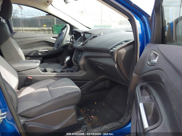 1FMCU9GD1KUA98591 Ford ESCAPE SE