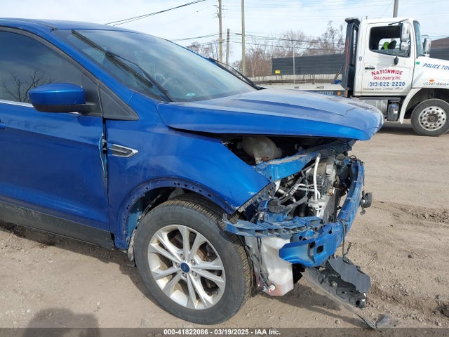 1FMCU9GD1KUA98591 Ford ESCAPE SE