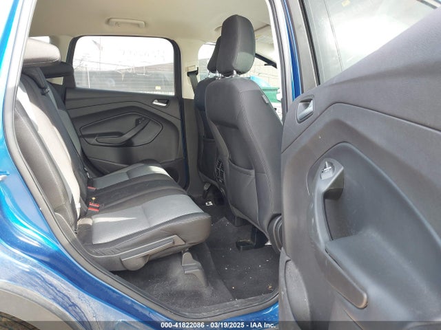 1FMCU9GD1KUA98591 Ford ESCAPE SE