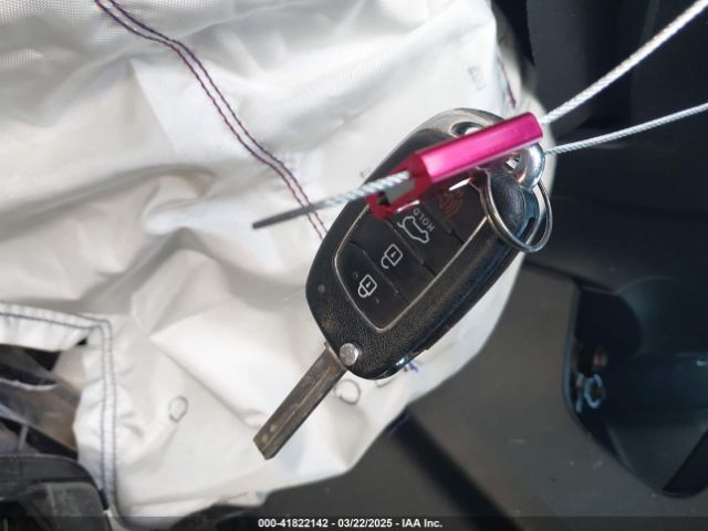 KM8SM4HF9HU255646 Hyundai Santa Fe Se