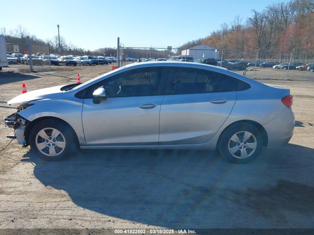 1G1BC5SMXJ7191599 Chevrolet Cruze Ls Auto