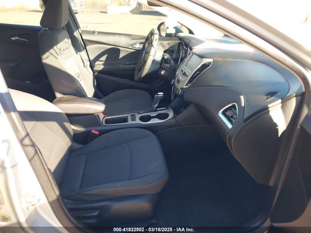 1G1BC5SMXJ7191599 Chevrolet Cruze Ls Auto
