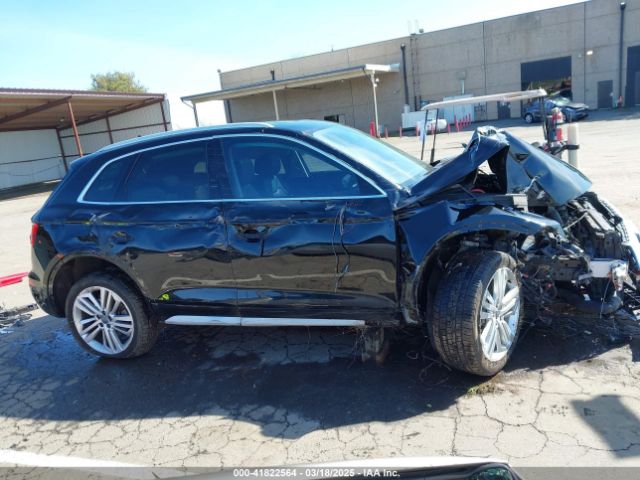 WA1CNAFY3J2078029 Audi Q5 2.0t Premium/2.0t Tech Premium