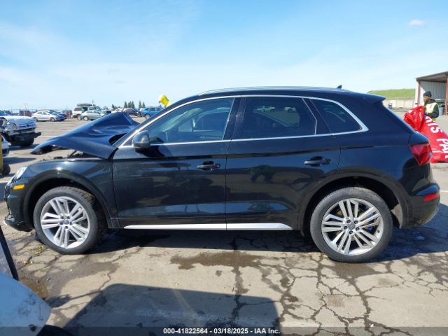 WA1CNAFY3J2078029 Audi Q5 2.0t Premium/2.0t Tech Premium