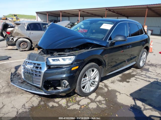 WA1CNAFY3J2078029 Audi Q5 2.0t Premium/2.0t Tech Premium