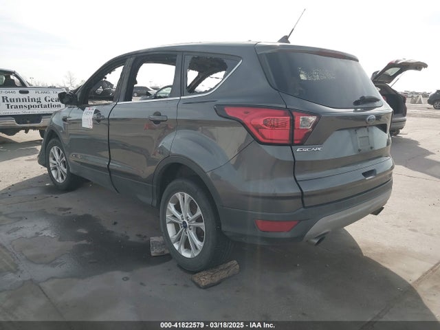 Ford ESCAPE SE 2019 1FMCU0GD3KUA29977 Image 3