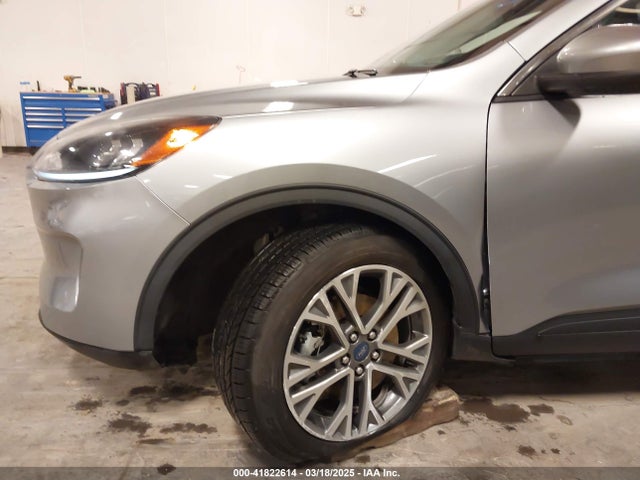 1FMCU9H67MUA48975 Ford ESCAPE SEL