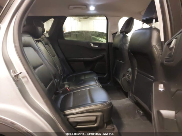 1FMCU9H67MUA48975 Ford ESCAPE SEL