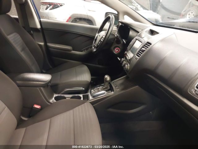 3KPFL4A71JE240123 KIA FORTE S