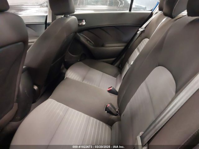 3KPFL4A71JE240123 KIA FORTE S