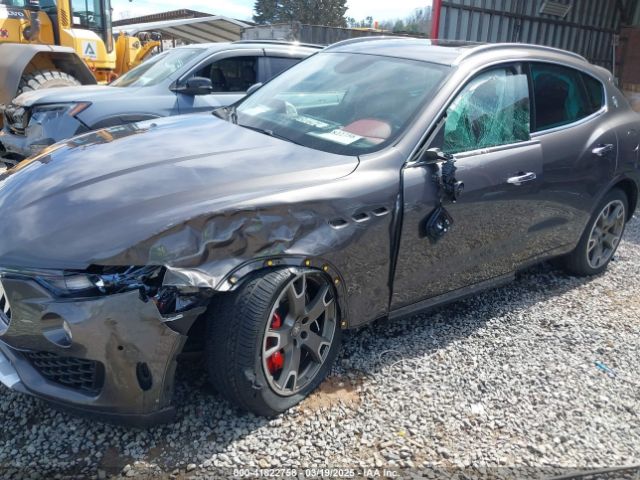 2017 MASERATI LEVANTE ZN661YUS3HX234913 Photo 5