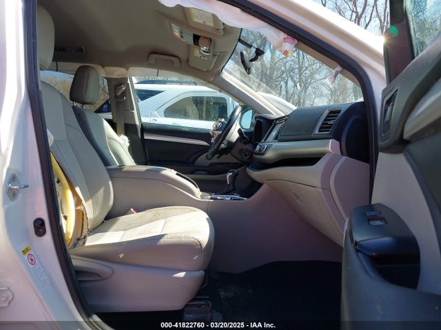 5TDZKRFH5GS184278 Toyota Highlander Le Plus V6