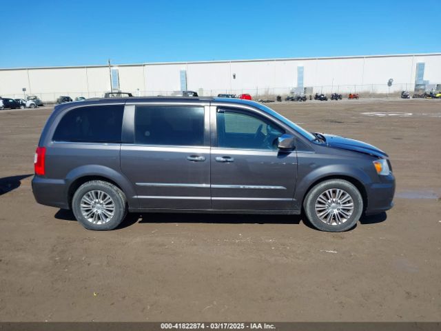 2C4RC1CG8GR200864 Chrysler Town & Country Touring-l Anniversary Edition