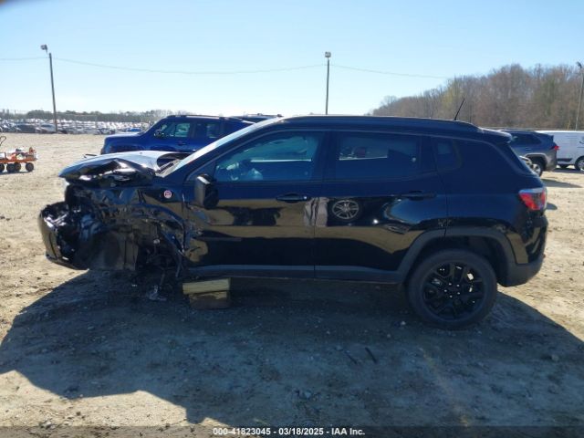 3C4NJDDB2JT235235 Jeep Compass Trailhawk 4x4
