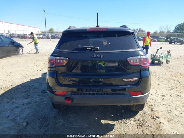 3C4NJDDB2JT235235 Jeep Compass Trailhawk 4x4