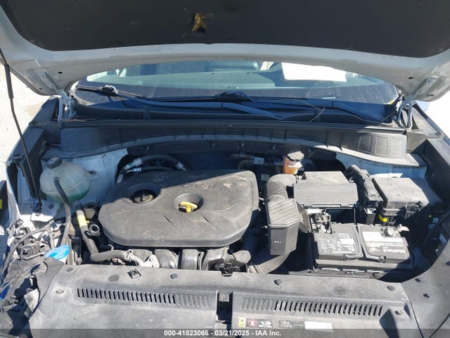 KM8J23A48KU051688 Hyundai TUCSON SE