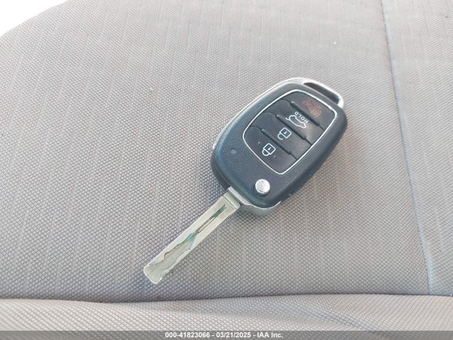 KM8J23A48KU051688 Hyundai TUCSON SE