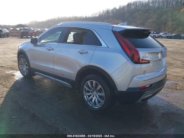2022 CADILLAC XT4 1GYFZDR48NF134962 Photo 2