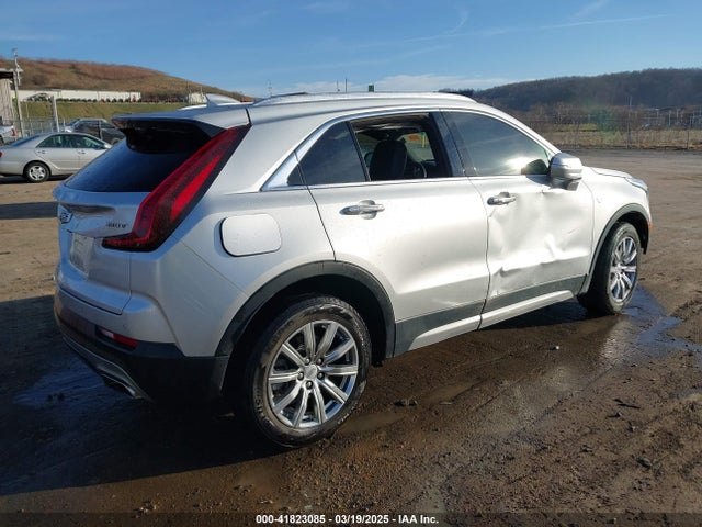 2022 CADILLAC XT4 1GYFZDR48NF134962 Photo 3
