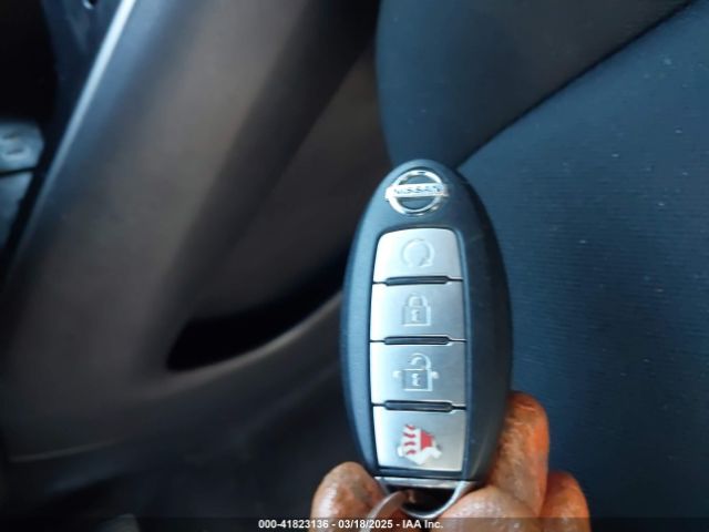 5N1DR2MN0JC638981 Nissan Pathfinder Sv