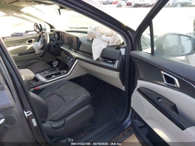 KNDNB4H30P6286638 KIA Carnival Mpv Lx Seat Package