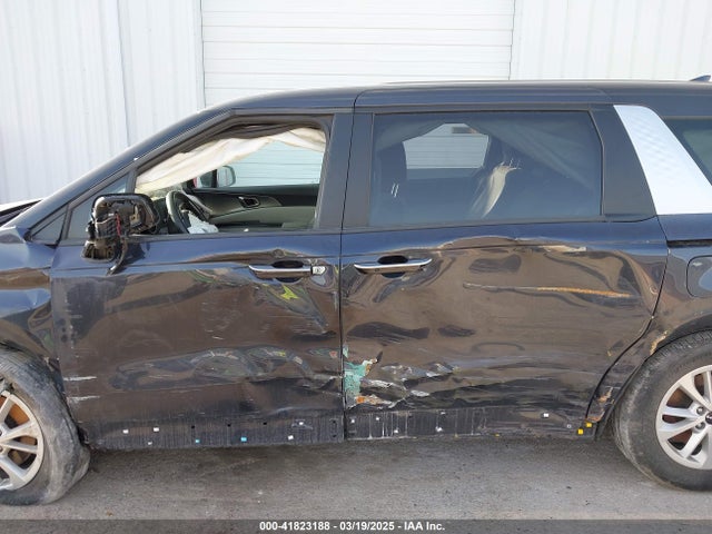 KNDNB4H30P6286638 KIA Carnival Mpv Lx Seat Package