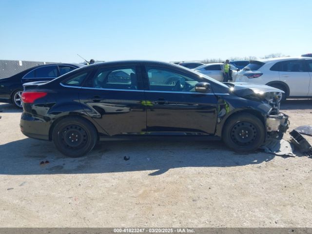 1FADP3J24HL295571 Ford Focus Titanium