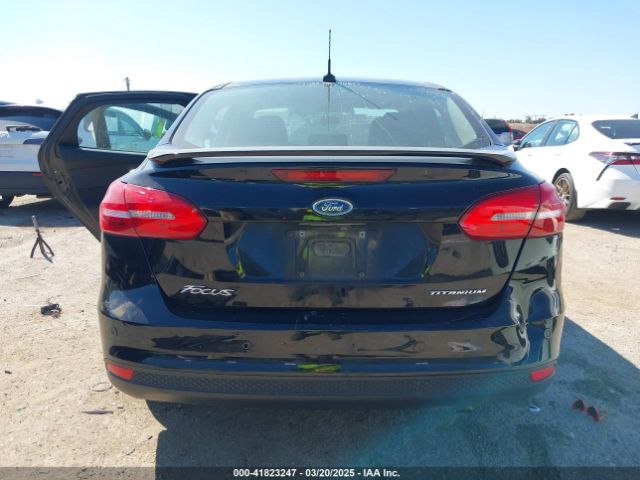 1FADP3J24HL295571 Ford Focus Titanium