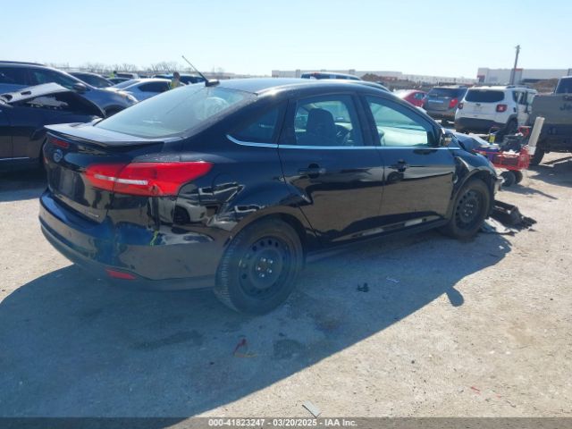 1FADP3J24HL295571 Ford Focus Titanium