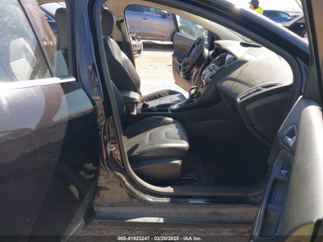 1FADP3J24HL295571 Ford Focus Titanium