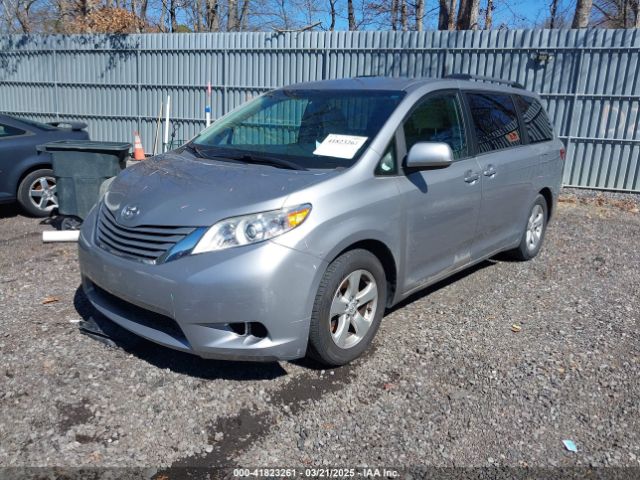 5TDKZ3DC0HS823184 Toyota Sienna Le 8 Passenger