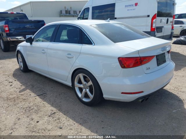 2015 AUDI A3 WAUACGFF0F1033693 Photo 2