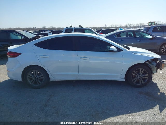 5NPD84LF0JH368412 Hyundai ELANTRA SEL